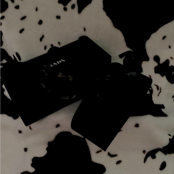 ๐บ๐Prada Sunglasses๐๐ - Picture 5 of 7